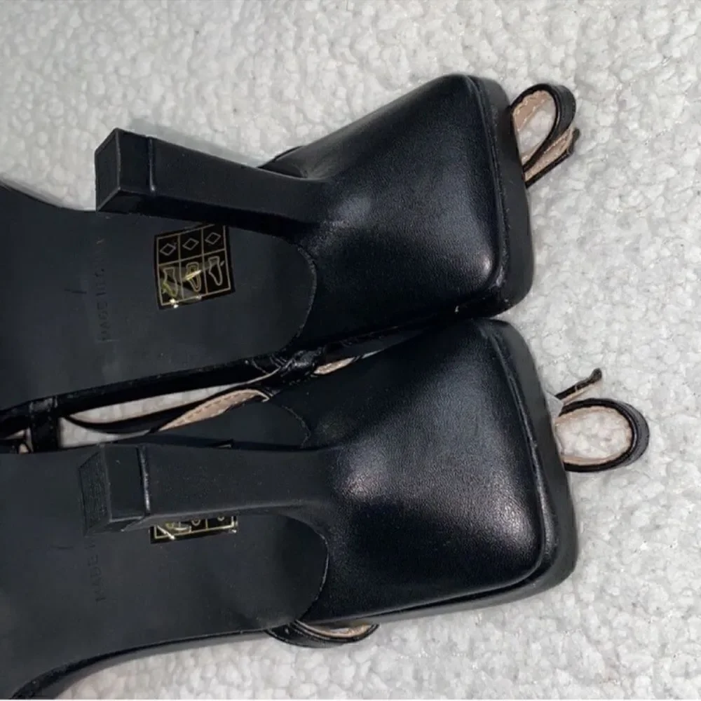 Raid black strappy